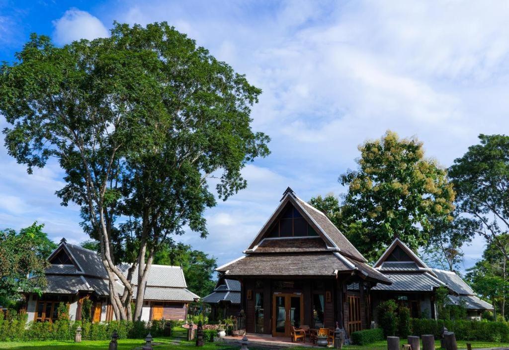 Ruean Racha Hotel Chiang Mai Exterior photo