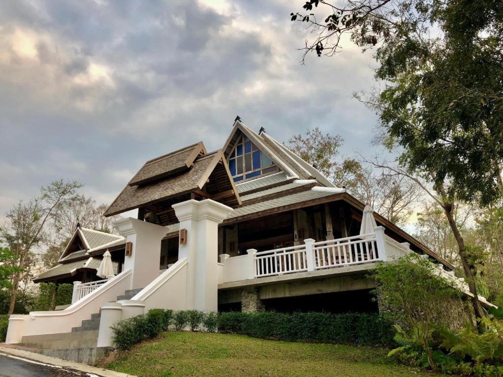 Ruean Racha Hotel Chiang Mai Exterior photo