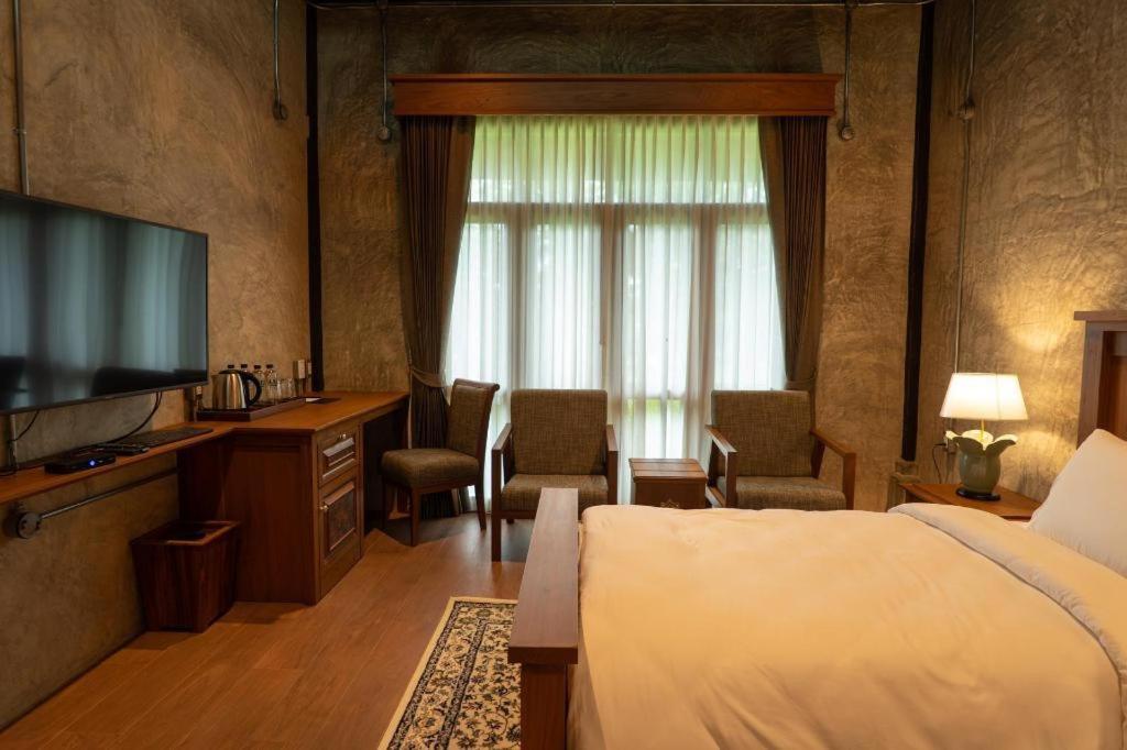 Ruean Racha Hotel Chiang Mai Exterior photo